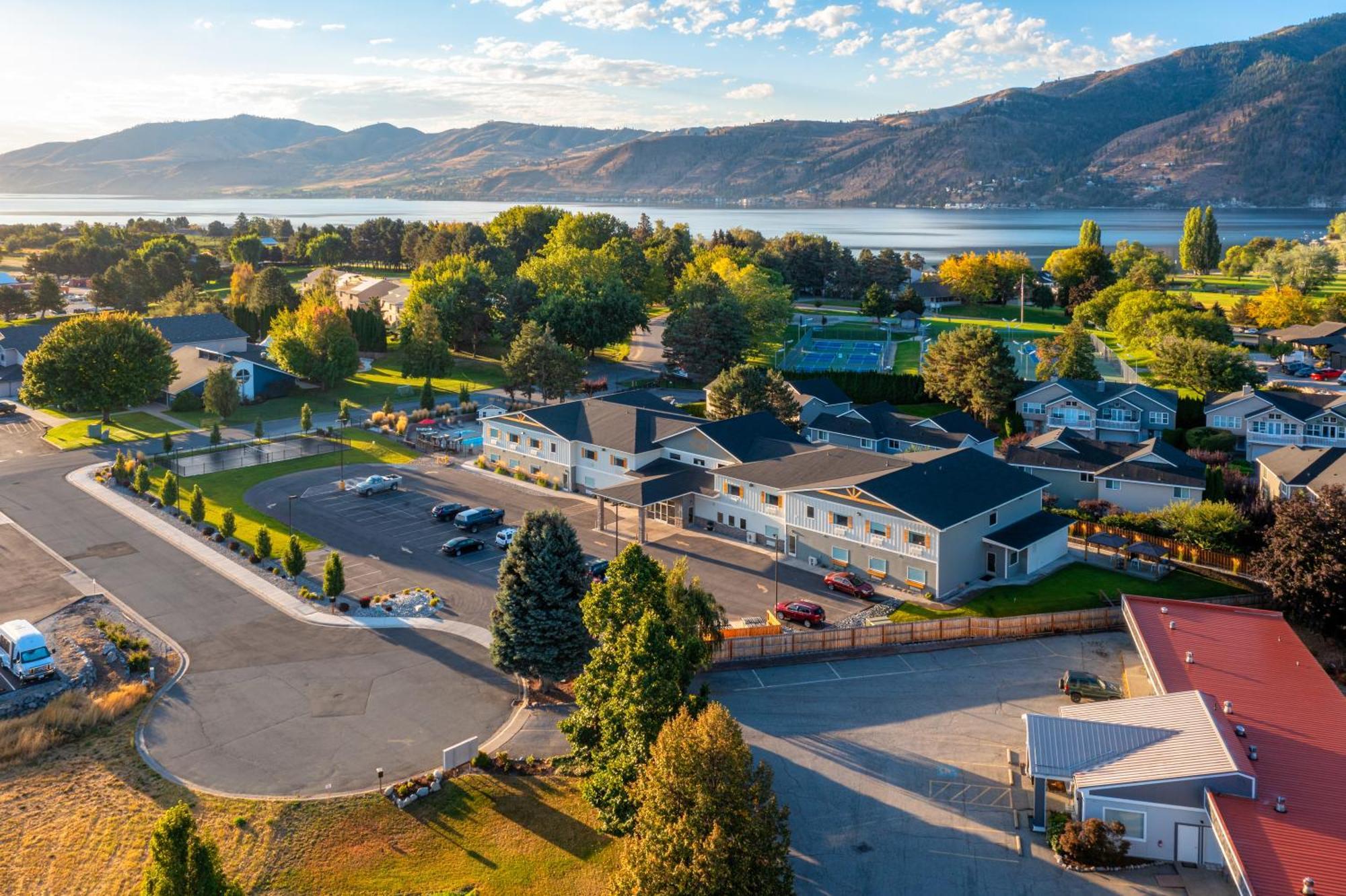 The Lodge Lake Chelan Manson Exterior photo
